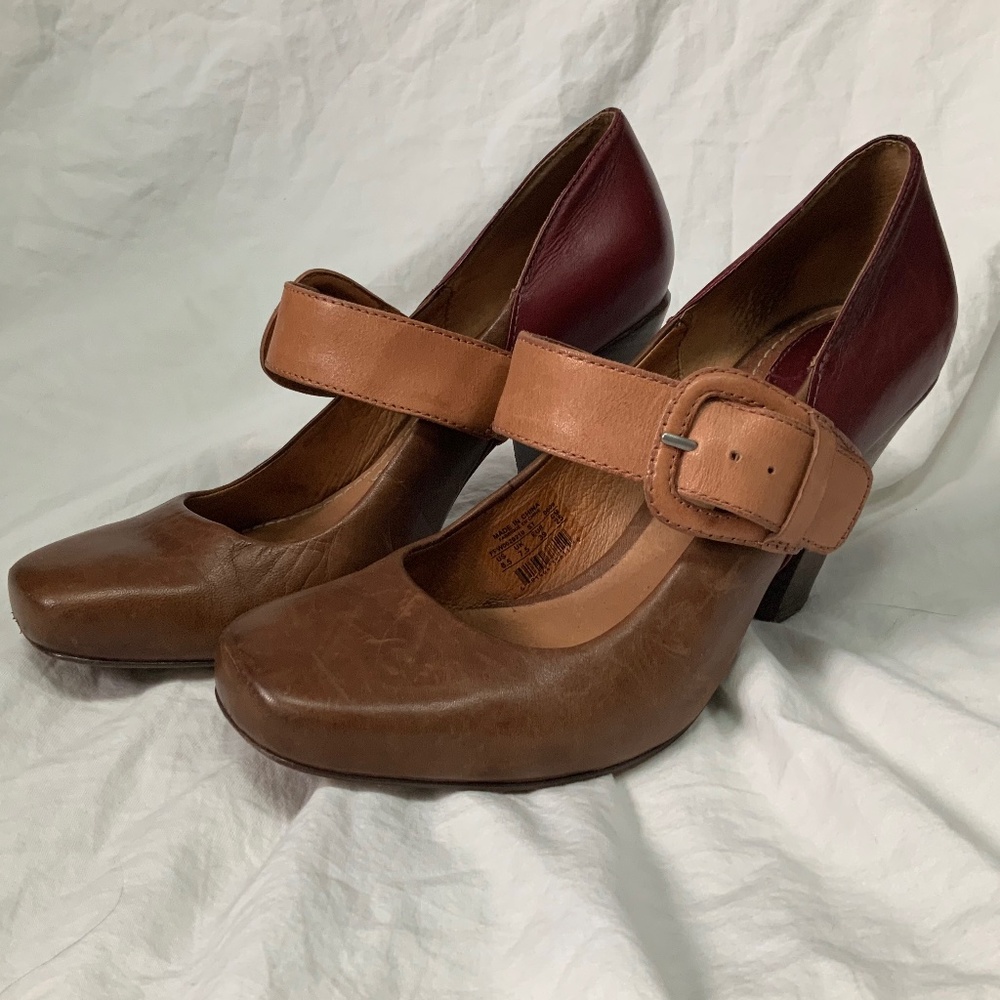 Brown and Burgundy Fossil Mary Jane Pumps 3 1/2” Heels size 7.5